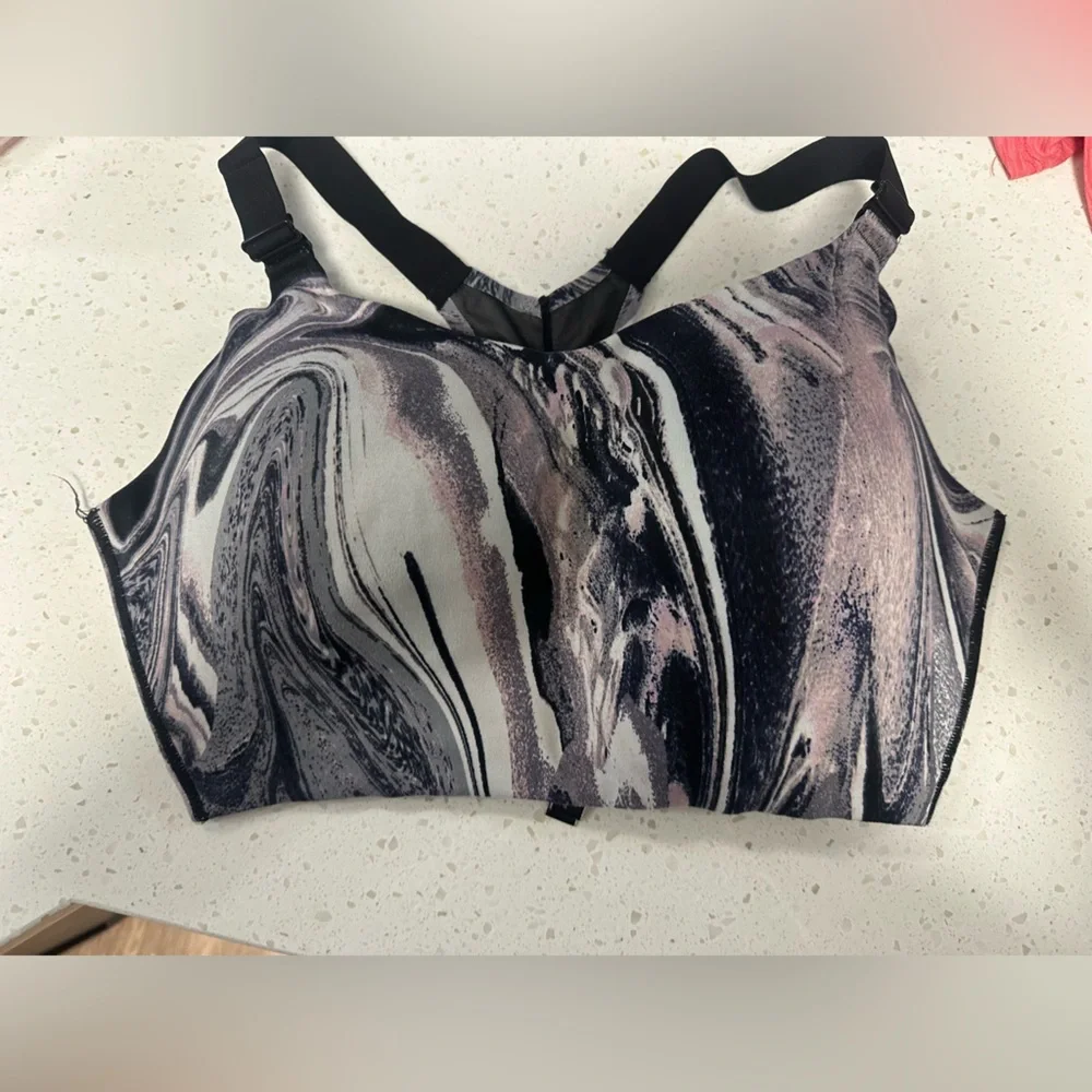 Victoria Sport Sports Bra Bundle 34DDD - Picture 3 of 7